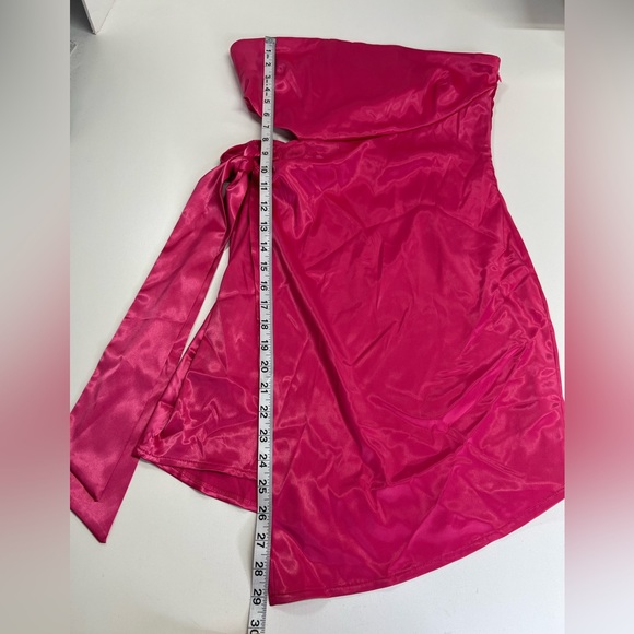 Selfie Leslie Eyes For You Waist Tie Mini Dress Pink NEW Size Medium Satin - Picture 11 of 16